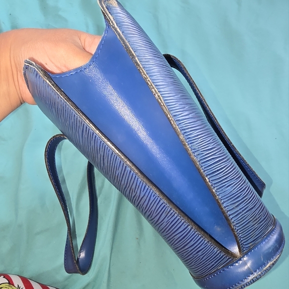 Louis Vuitton Blue Epi PM Leather Tote - Picture 5 of 10